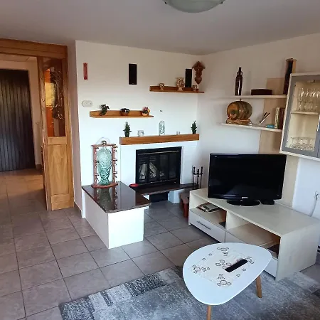 Hiska Na Gorci * Podčetrtek