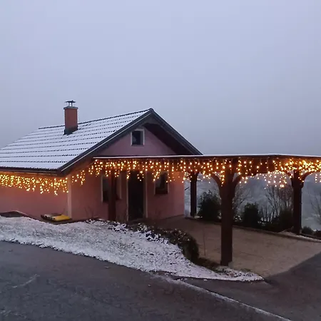 Hiska Na Gorci Podčetrtek